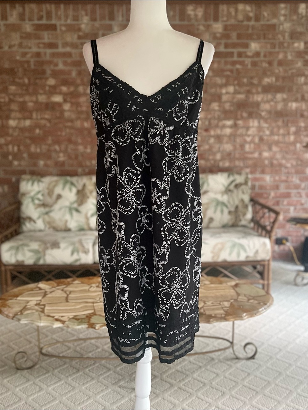 Cynthia Steffe Dress Floral Embroidered Empire Waist Babydoll Black White fits 8